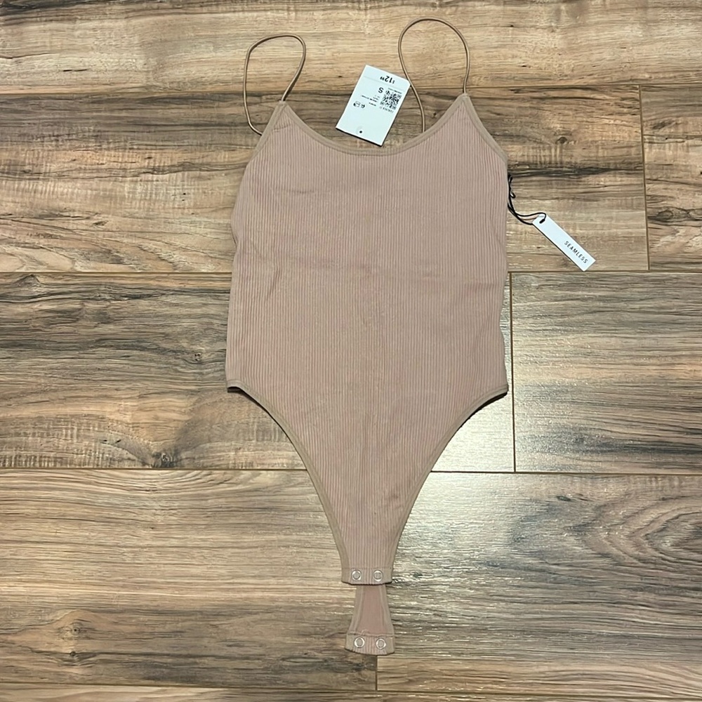 Forever 21 Women’s Tan Body Suit Size Small